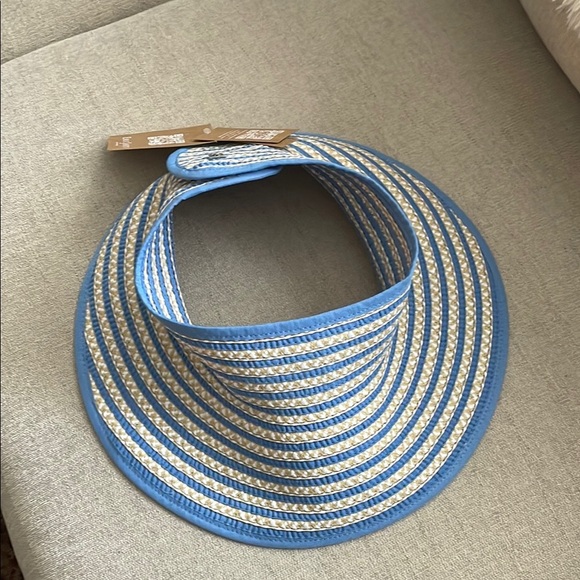 Eric Javits Brooke Packable Visor - Picture 2 of 6